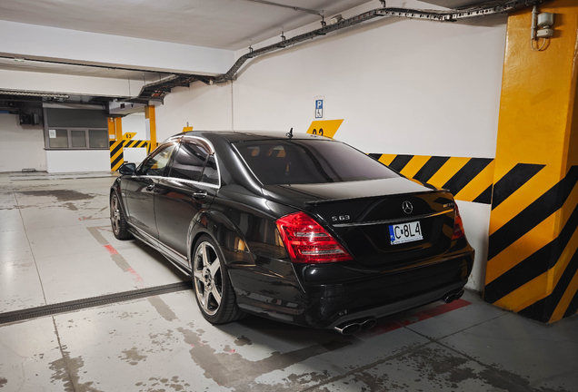 Mercedes-Benz S 63 AMG W221 2011