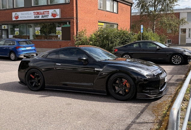 Nissan GT-R Black Edition