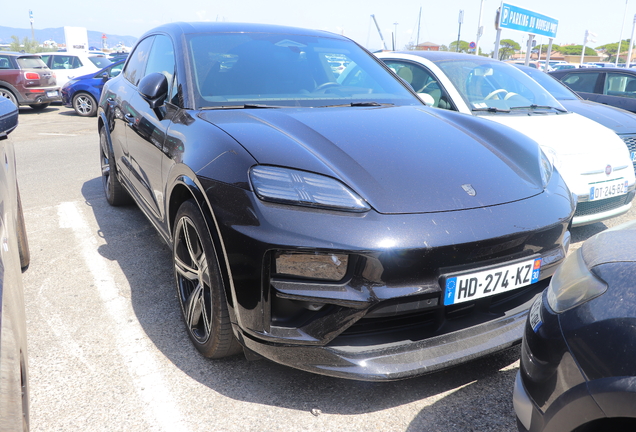 Porsche Macan EV Turbo
