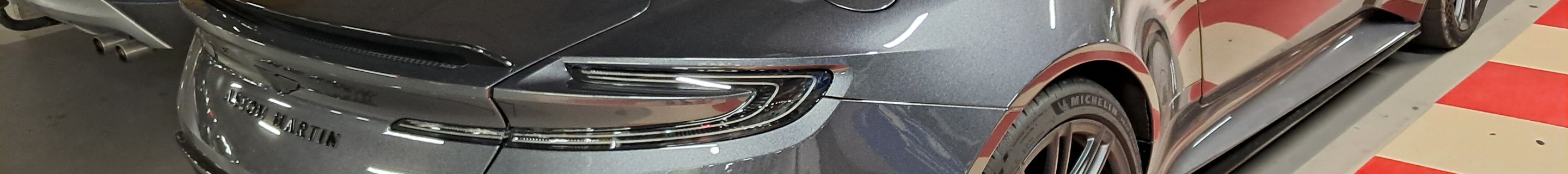 Aston Martin DB12 S