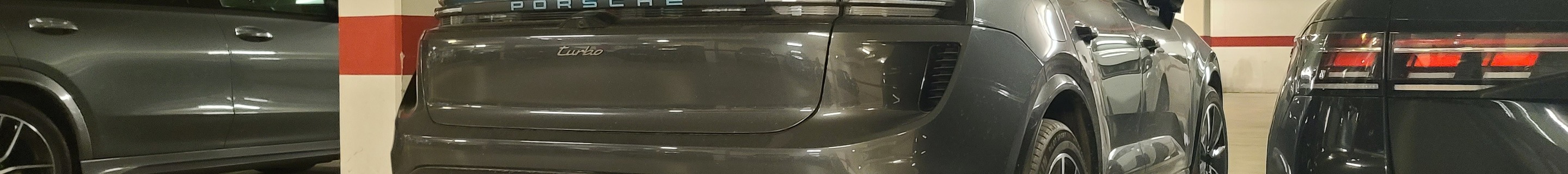 Porsche Macan EV Turbo
