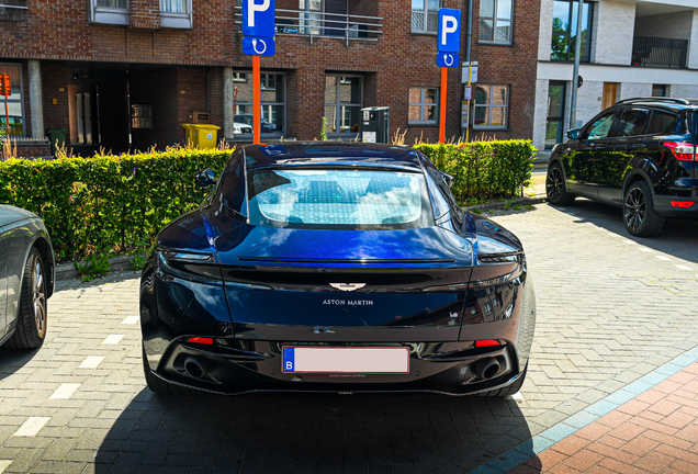 Aston Martin DB11