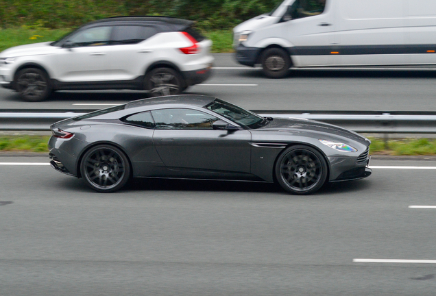Aston Martin DB11