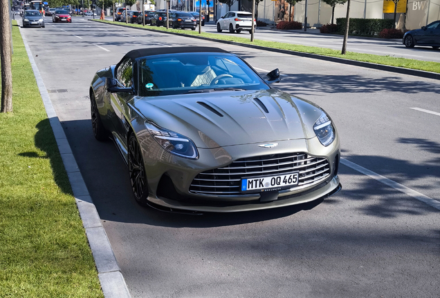 Aston Martin DB12 Volante