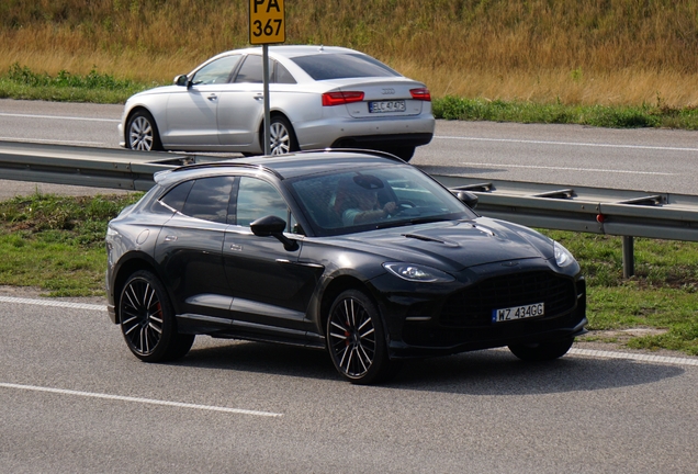 Aston Martin DBX707