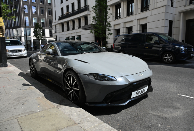 Aston Martin V8 Vantage 2018