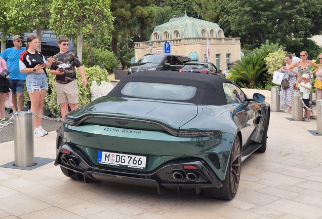 Aston Martin V8 Vantage Roadster 2025