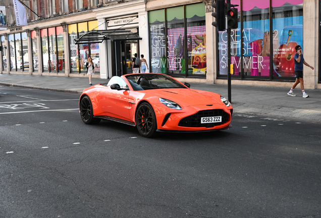 Aston Martin V8 Vantage Roadster 2025