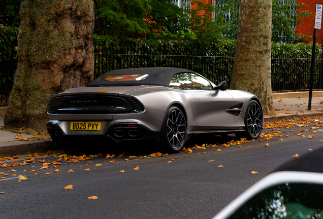 Aston Martin Vanquish Volante 2025
