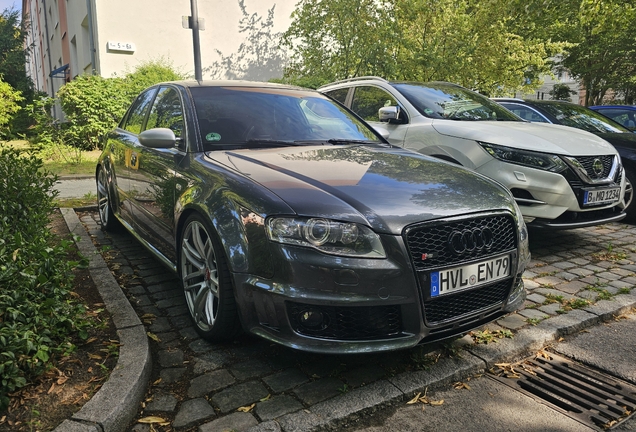 Audi RS4 Sedan