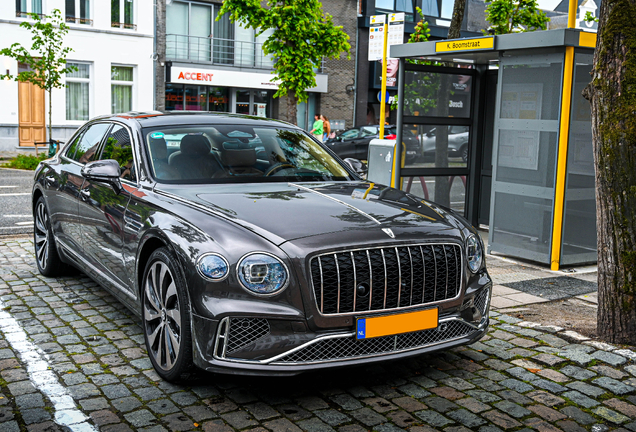 Bentley Flying Spur Azure 2025