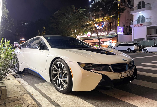 BMW i8