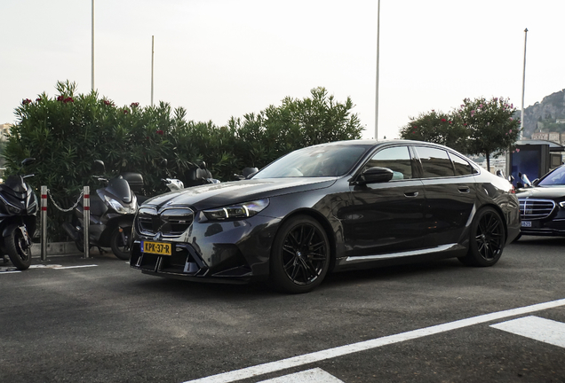 BMW M5 G90