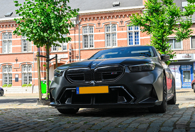 BMW M5 G90