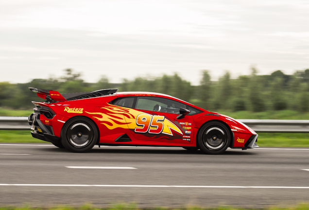 Lamborghini Huracán LP640-2 STO