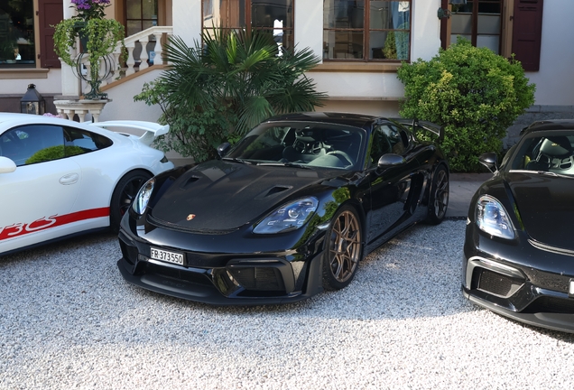 Porsche 718 Cayman GT4 RS Weissach Package