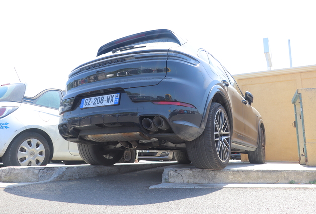 Porsche Cayenne Coupé Turbo E-Hybrid