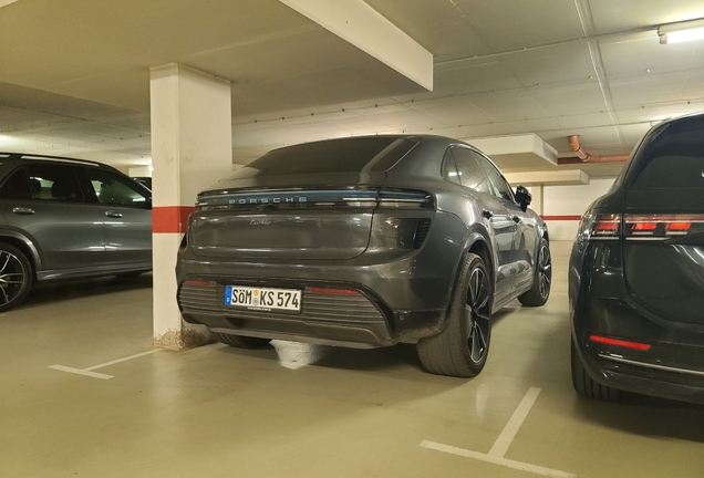 Porsche Macan EV Turbo