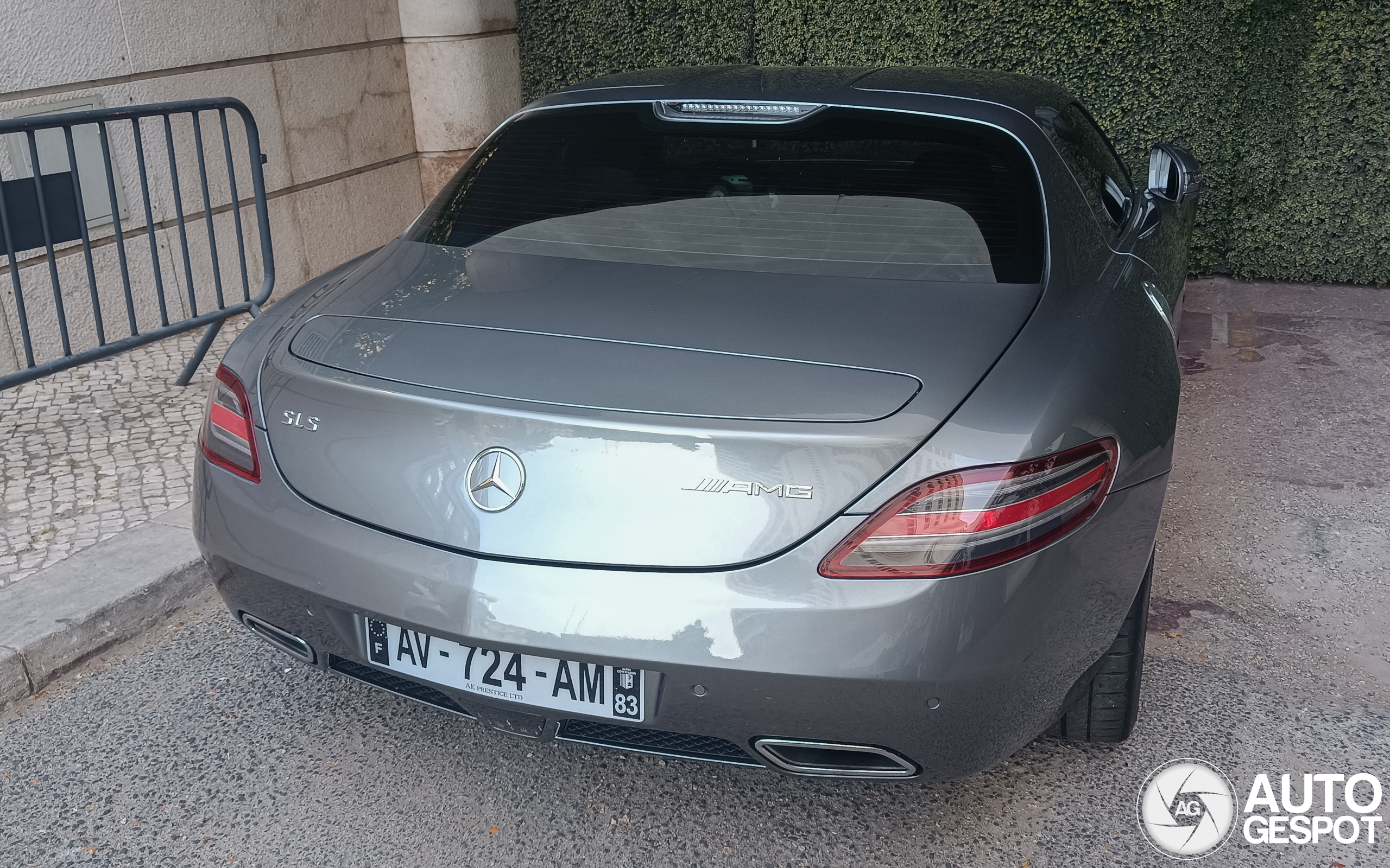 Mercedes-Benz SLS AMG