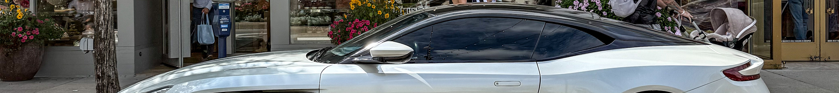 Aston Martin DB11