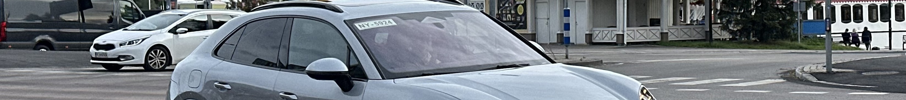 Porsche Macan EV Turbo