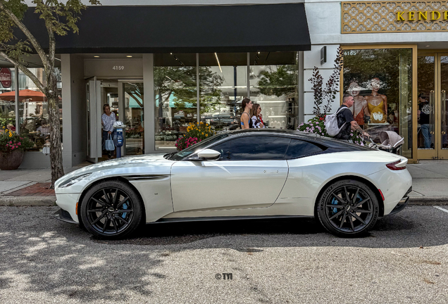 Aston Martin DB11