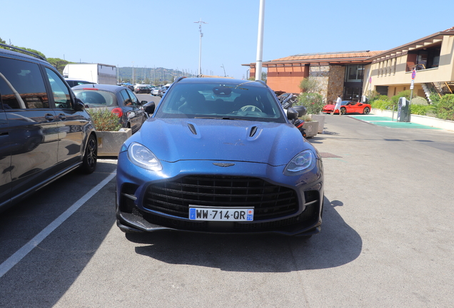 Aston Martin DBX707