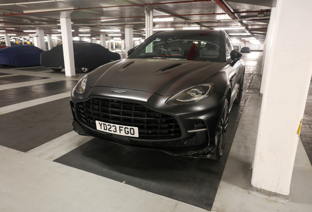 Aston Martin DBX707