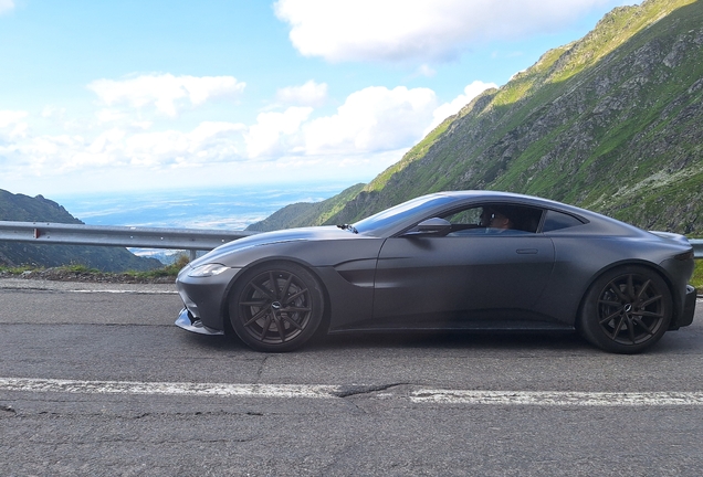 Aston Martin V8 Vantage 2018