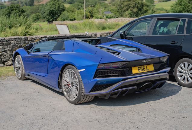 Lamborghini Aventador S LP740-4 Roadster