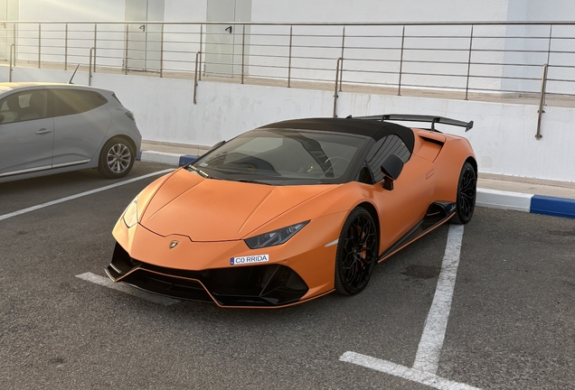 Lamborghini Huracán LP640-4 EVO Spyder