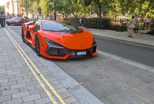 Lamborghini Revuelto