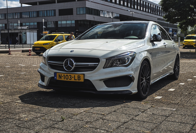 Mercedes-Benz CLA 45 AMG C117