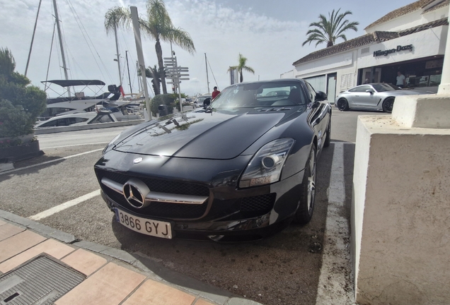Mercedes-Benz SLS AMG
