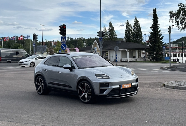 Porsche Macan EV Turbo