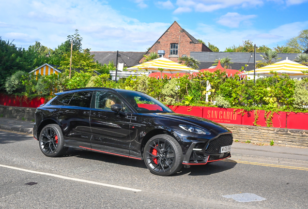 Aston Martin DBX S