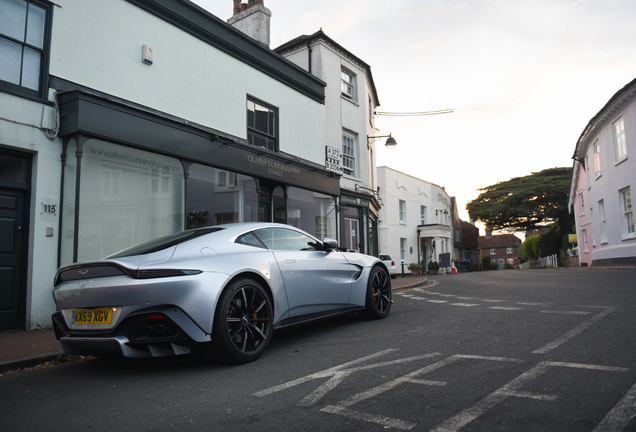 Aston Martin V8 Vantage 2018