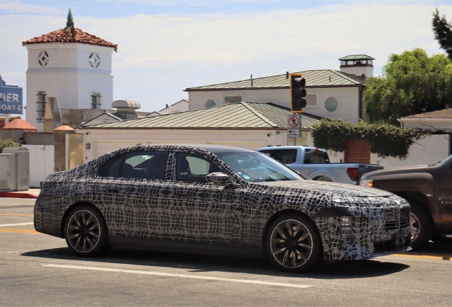 BMW i7 G70 2027