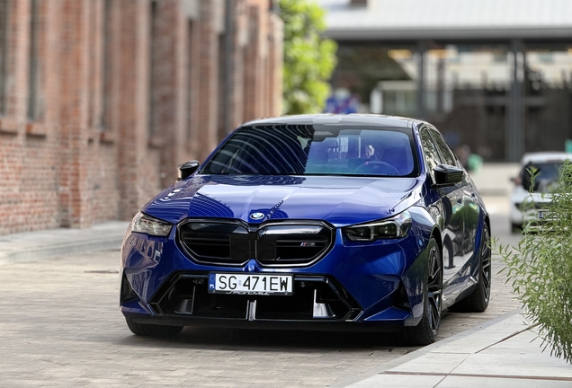 BMW M5 G90
