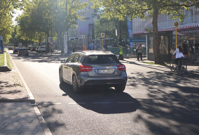 Mercedes-AMG GLA 45 X156