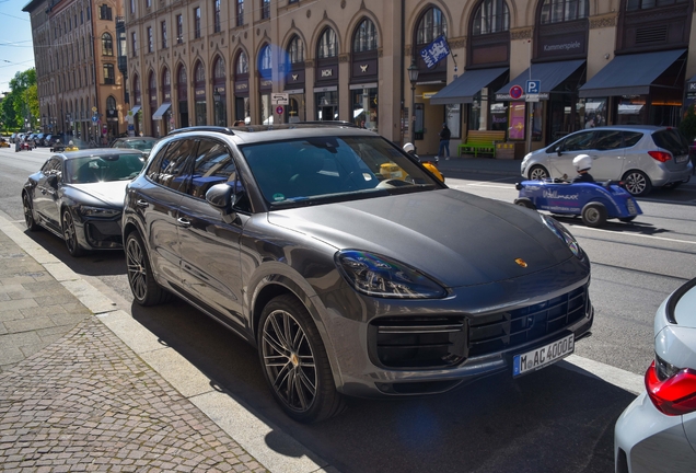 Porsche Cayenne Turbo S E-Hybrid