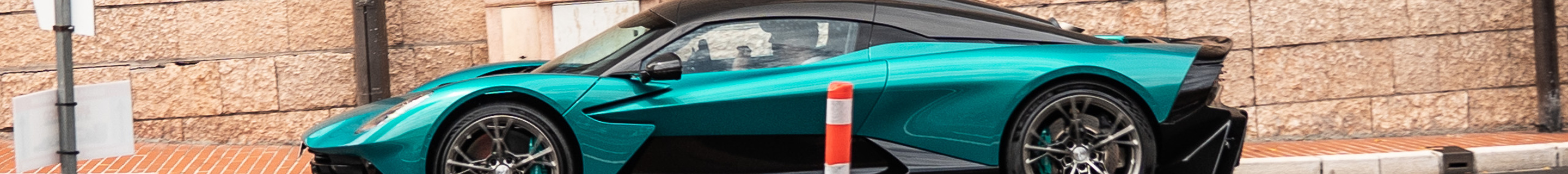 Aston Martin Valhalla