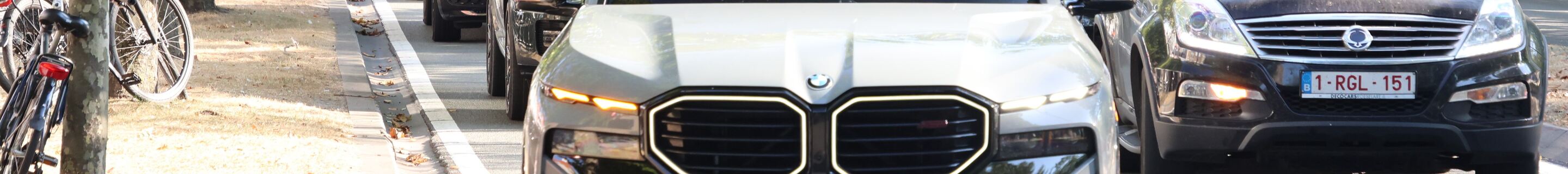 BMW XM G09 Label Red