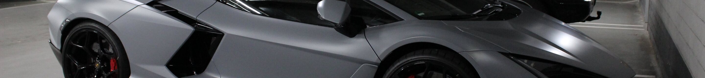 Lamborghini Revuelto