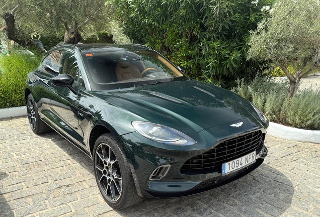 Aston Martin DBX