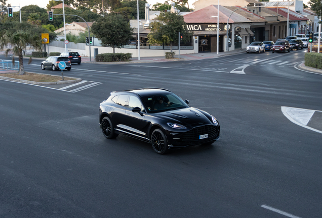 Aston Martin DBX707