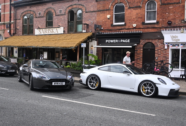 Aston Martin V8 Vantage 2012