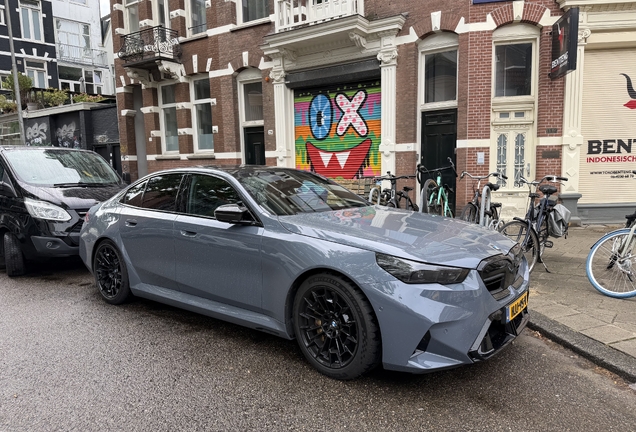 BMW M5 G90