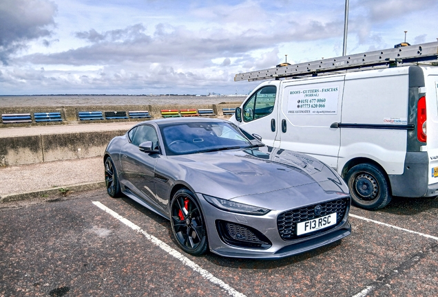 Jaguar F-TYPE P450 75 Coupé