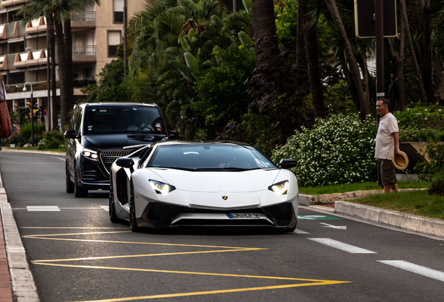 Lamborghini Aventador LP750-4 SuperVeloce Roadster